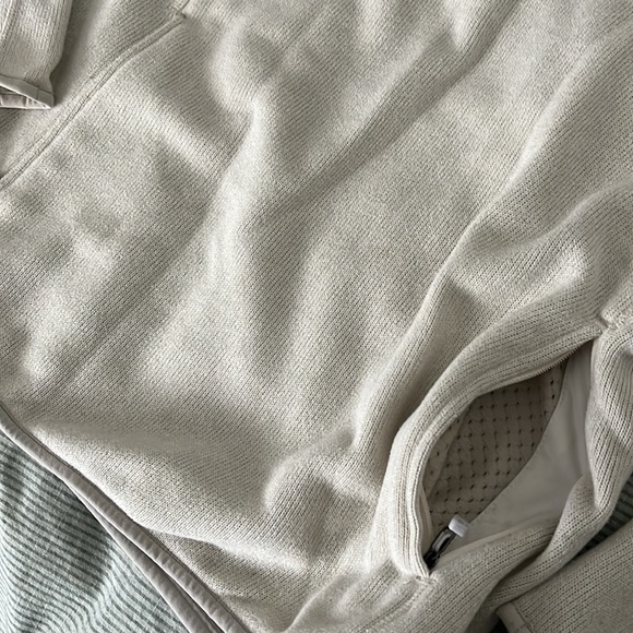 Patagonia fleece in the color cream - Picture 3 of 3